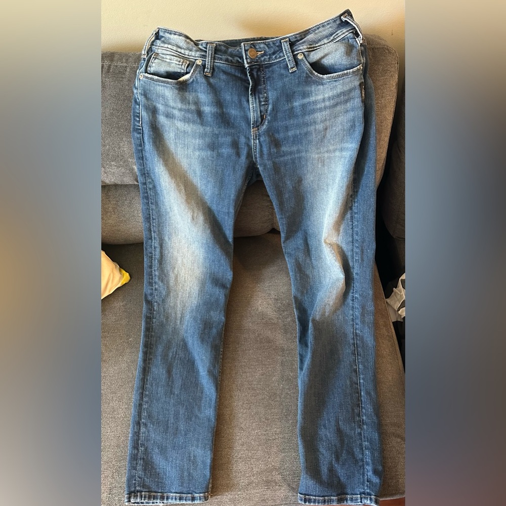 Y2K style women’s silver jeans